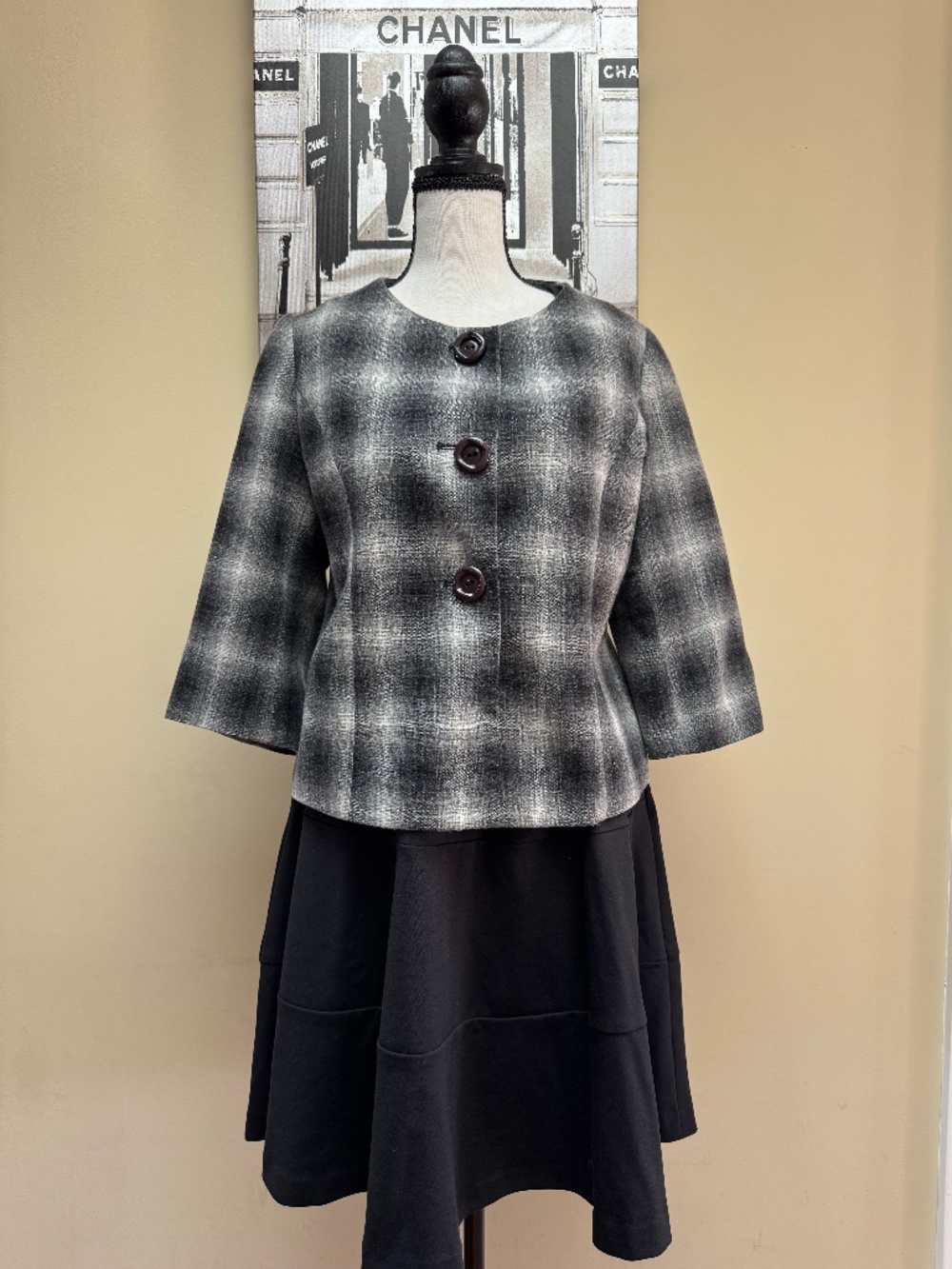Suzuya Light Weight Black and White Jacket